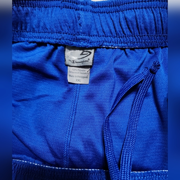 4 Pairs of C9 Champion shorts - Picture 11 of 11